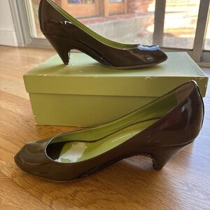 Chic Olive Patent Leather Heels